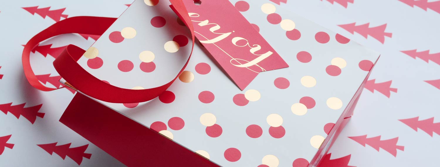 confetti gift bag in red and gold